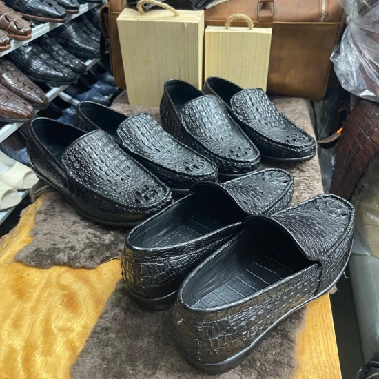 Giày lười gù da cá sấu